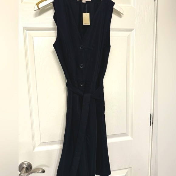 New - LOFT PLEAT dress with pockets - Picture 3 of 7